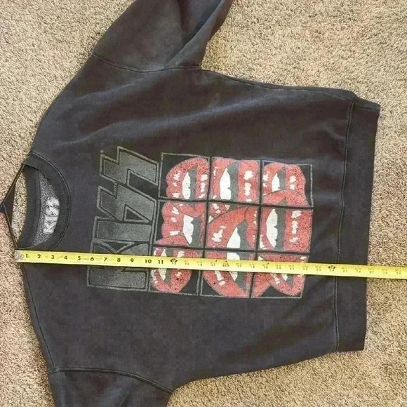 KISS Graphic Black Sweater, size large, black - Picture 4 of 4
